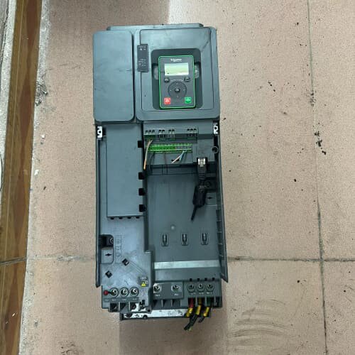 施耐德ATV610D22N4咨询维修
