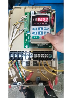 台达变频器VFD110F43A11KW四台实物图功能咨询维修