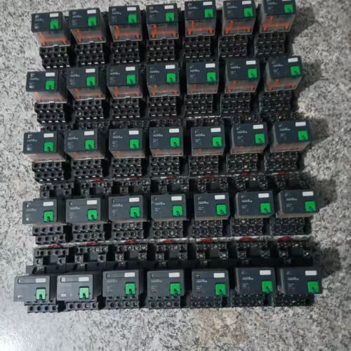 施耐德RPM42BD继电器是14脚的有35套是咨询维修