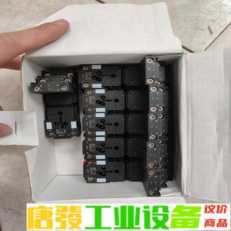 施耐德继电器底座全新6只打包处理总价格40元 维修询价