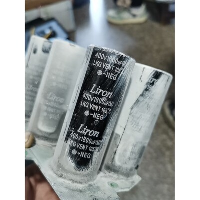 400V1800uf电容4只 4脚的 变频器的 包好咨询维修