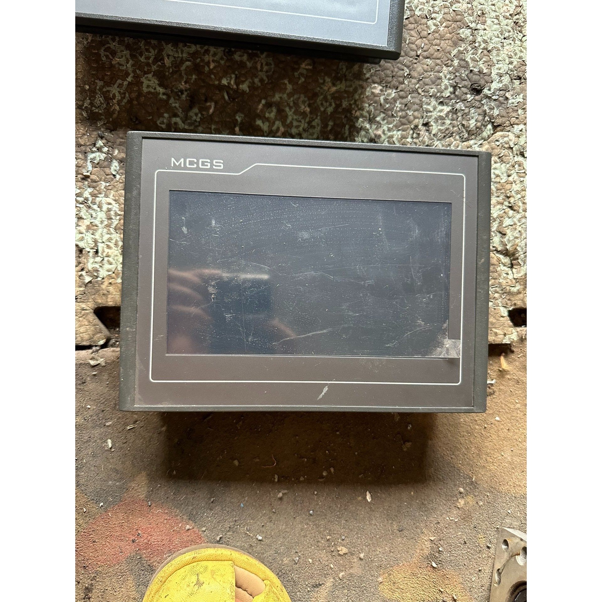 昆仑通态7寸触摸屏TPC7022Ei,,成色如图实物实拍咨询维修咨询维修