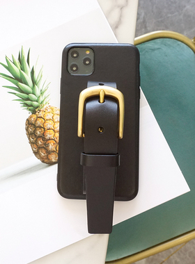 孟鹤堂小红书同款适用iPhone15promax牛皮带手腕带16promax皮带手机壳苹果14Pro保护套支架原创小众皮质13