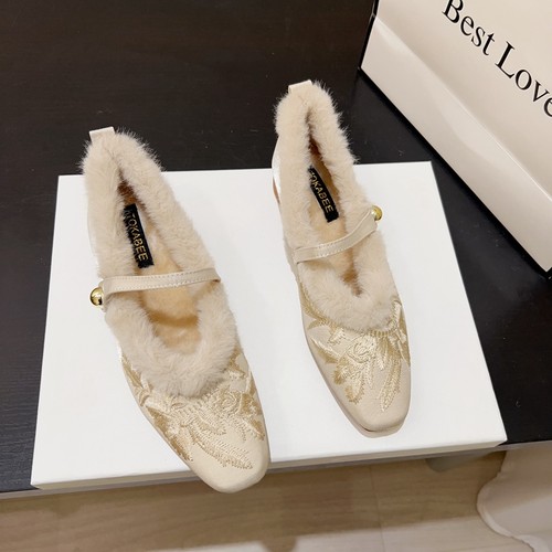 国风新中式方头软底粗跟毛毛鞋