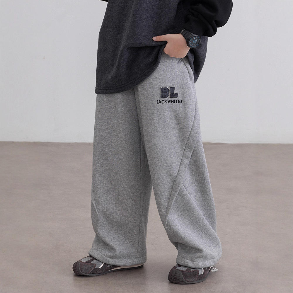 儿童一体绒直筒卫裤拼接时尚