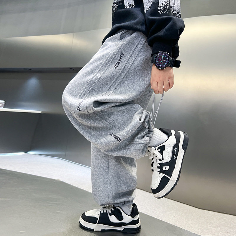 男童直筒裤子春秋款卫裤2026春季新款儿童男孩宽松运动长裤黑灰色