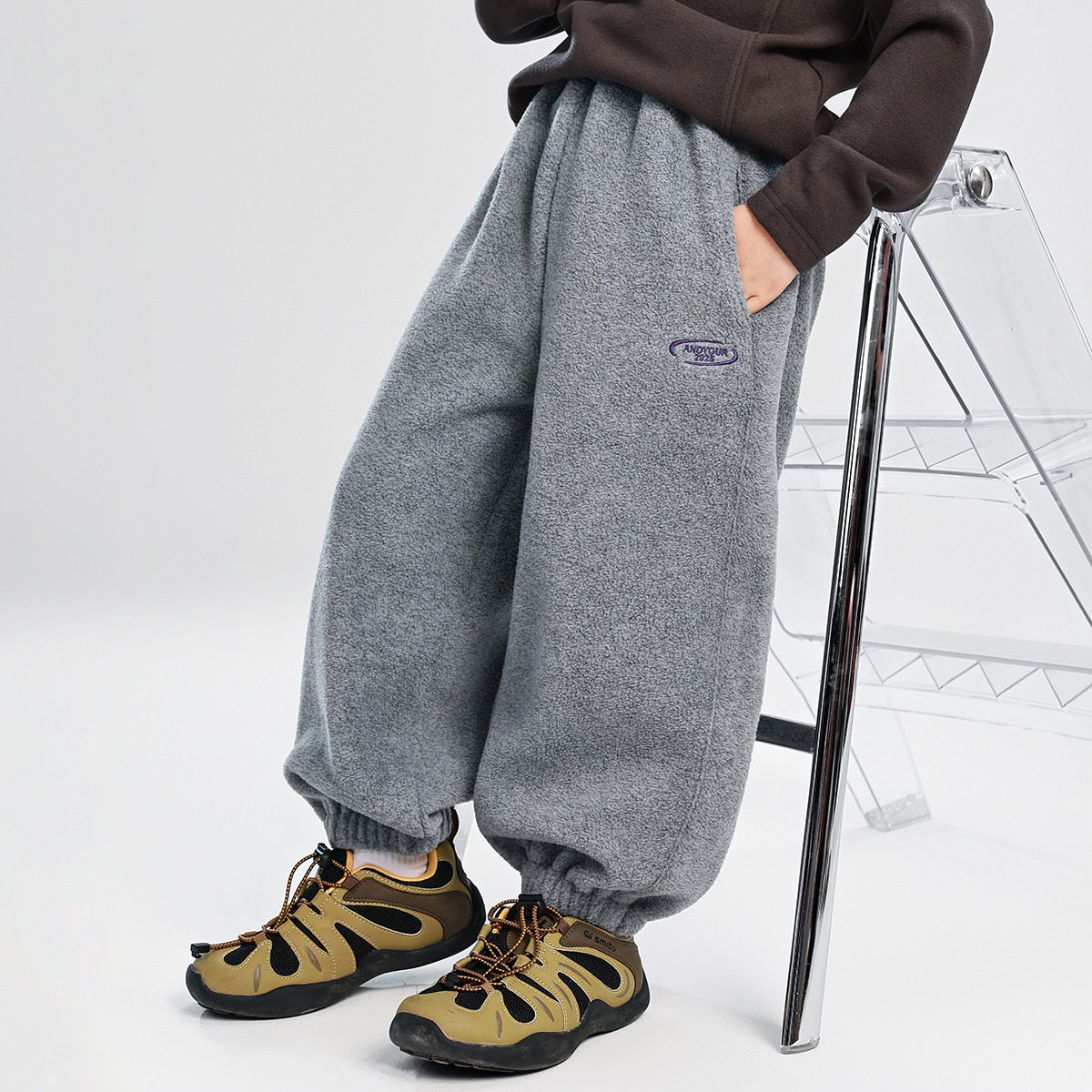 男童加绒加厚卫裤2025秋冬新款儿童中大童一体绒运动裤藏青深灰色