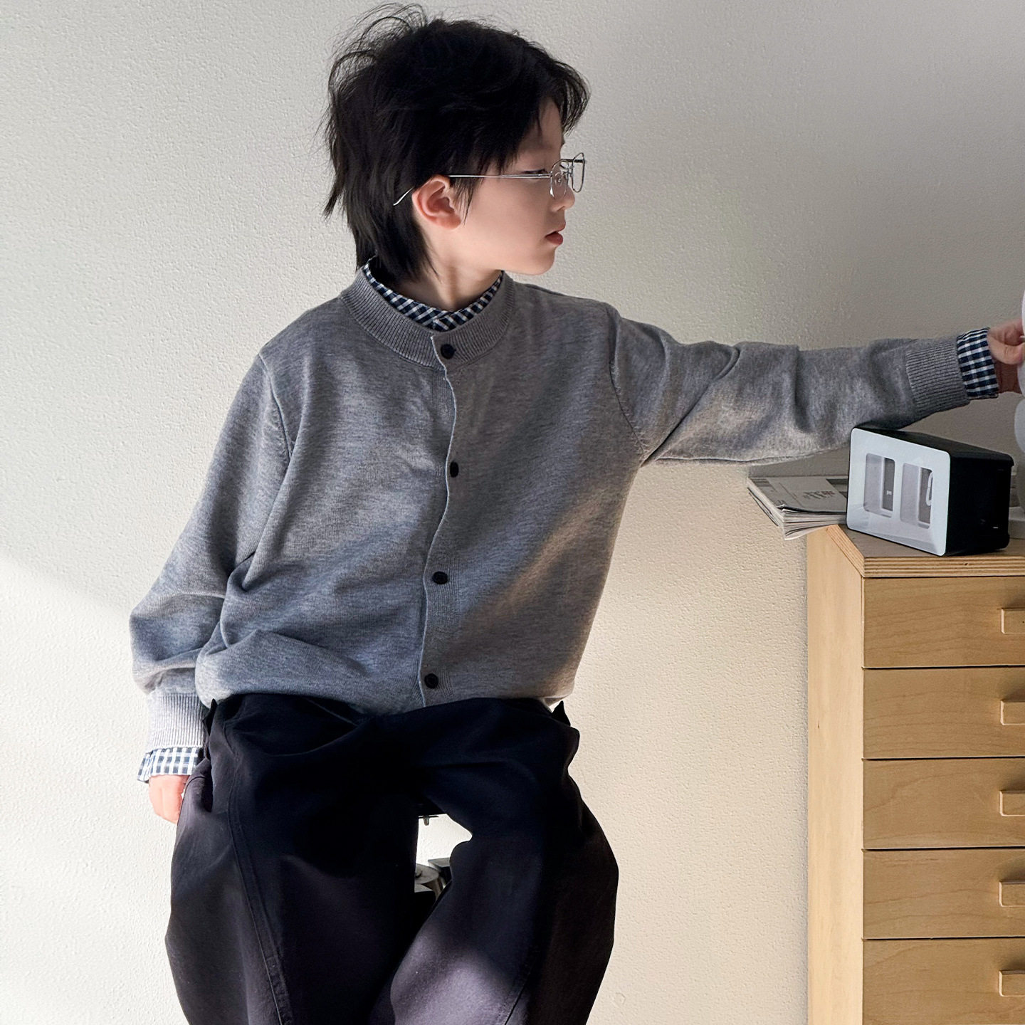 中大男童针织开衫假两件26春秋款中大儿童休闲毛衣黑灰色100~160