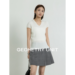 V领针织衫 几何单元 上衣 显瘦百搭羊毛薄款 女2026新款 短袖 T恤夏季