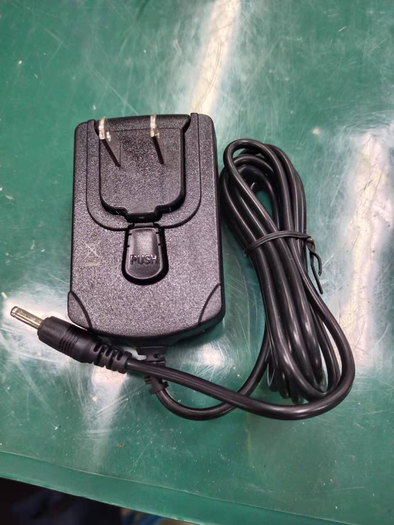 5V1A电源适配器全新,耐用