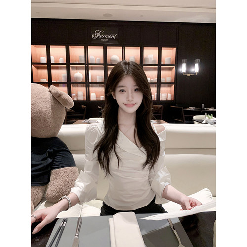 若语定制 耀眼白月光 微弹斜肩修身抽褶衬衫女设计感长袖上衣早秋
