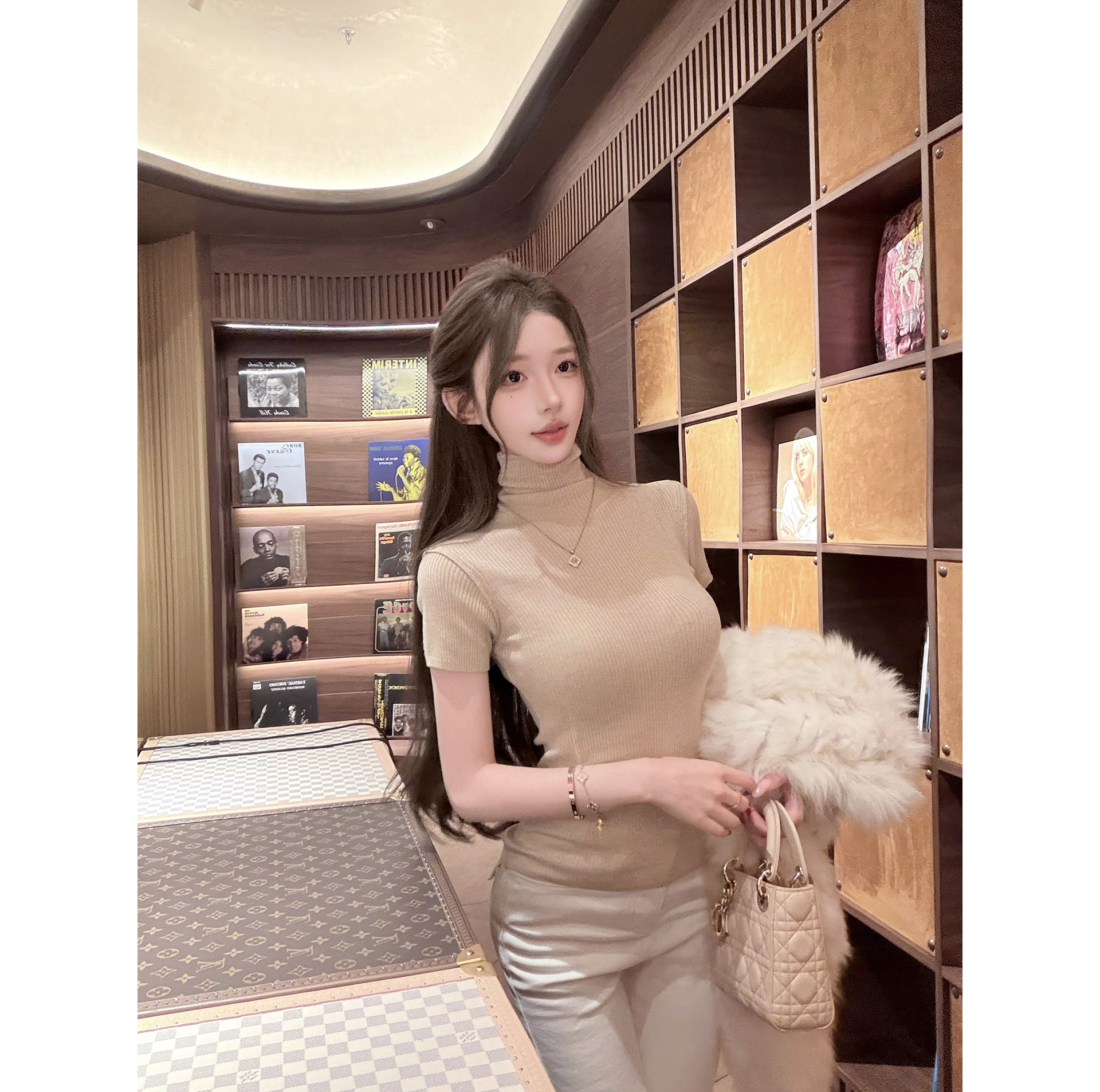 若语定制 韩女秘籍 毛边设计高领羊毛针织上衣纯欲性感修身打底衫