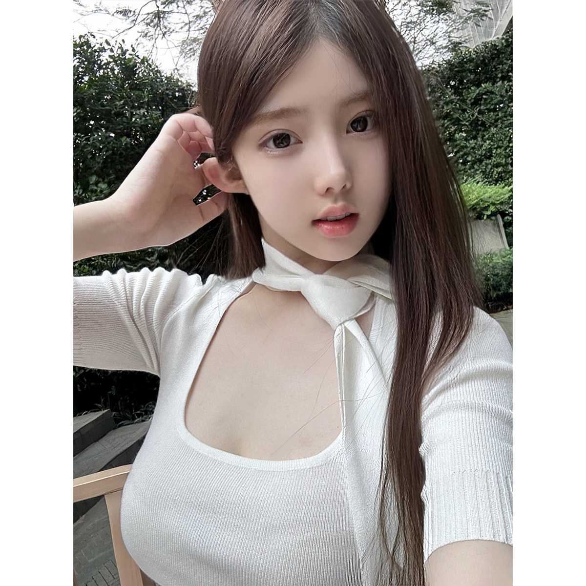 冰丝大U领飘带针织上衣