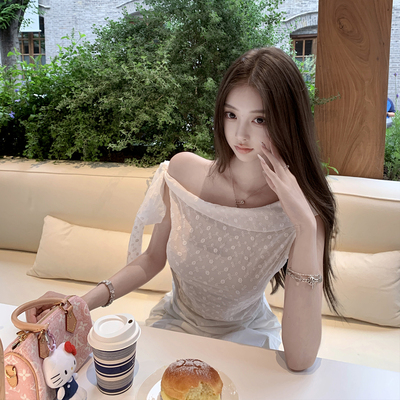若语定制 素调欧尼 100棉刺绣斜边系带收腰上衣夏一字领纯欲气质