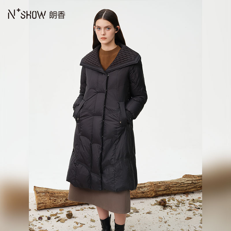 朗香冬黑色大翻领A型系带羽绒服