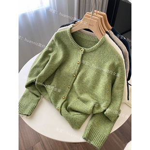 温柔韩风显白绿色花线金扣双口袋针织衫 毛衣外套女 圆领宽松开衫