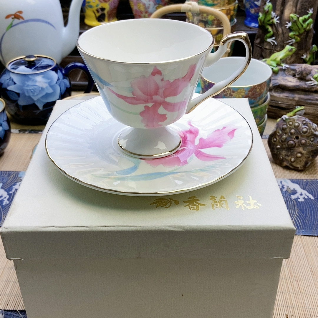 新款！高品！福利出！香兰社鸢尾花高足咖啡杯 带盒 特价,餐饮具,茶杯,淘宝优惠券,粉丝福利购,淘宝优惠卷