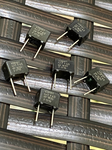 ERO1%电容器18304700pF/63V