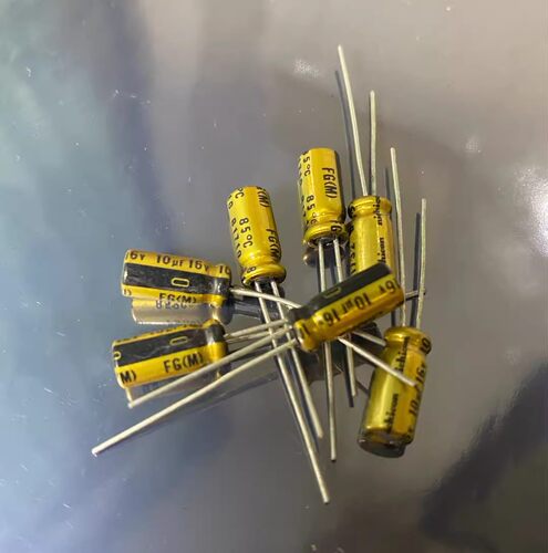 尼吉康10uF/16V音频用电解电容器