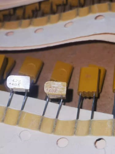 基美40v4.7UF胶木壳钽电容器