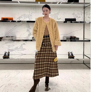 淡黄色毛毛穿搭高级感金叶纹拼接环保皮草温柔多变百搭风 幻真