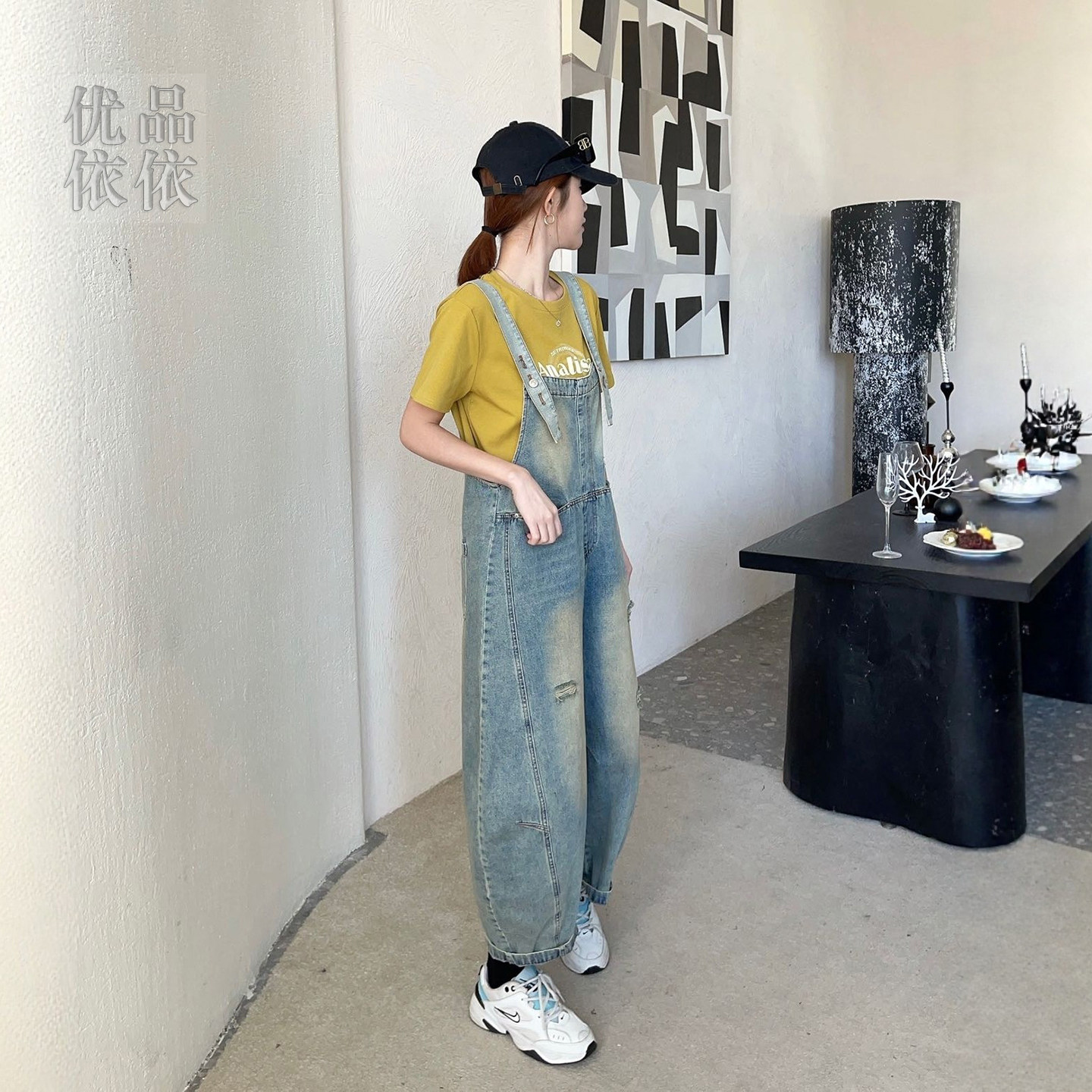 复古宽松遮胯牛仔背带裤女春季做旧减龄胖mm梨型显瘦阔腿弯刀裤