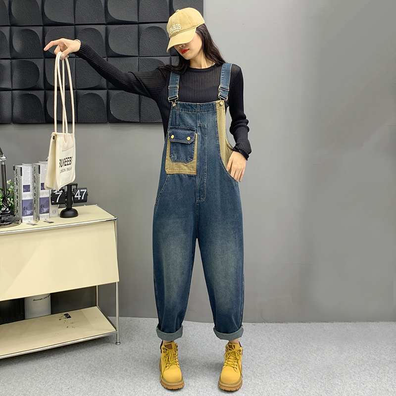 撞色工装牛仔背带裤女宽松显瘦减龄设计感小众复古连体九分阔腿裤