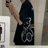 黑色