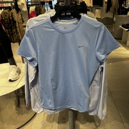 NIKE/耐克女子时尚健身训练百搭舒适运动休闲短袖T恤HM9699-468