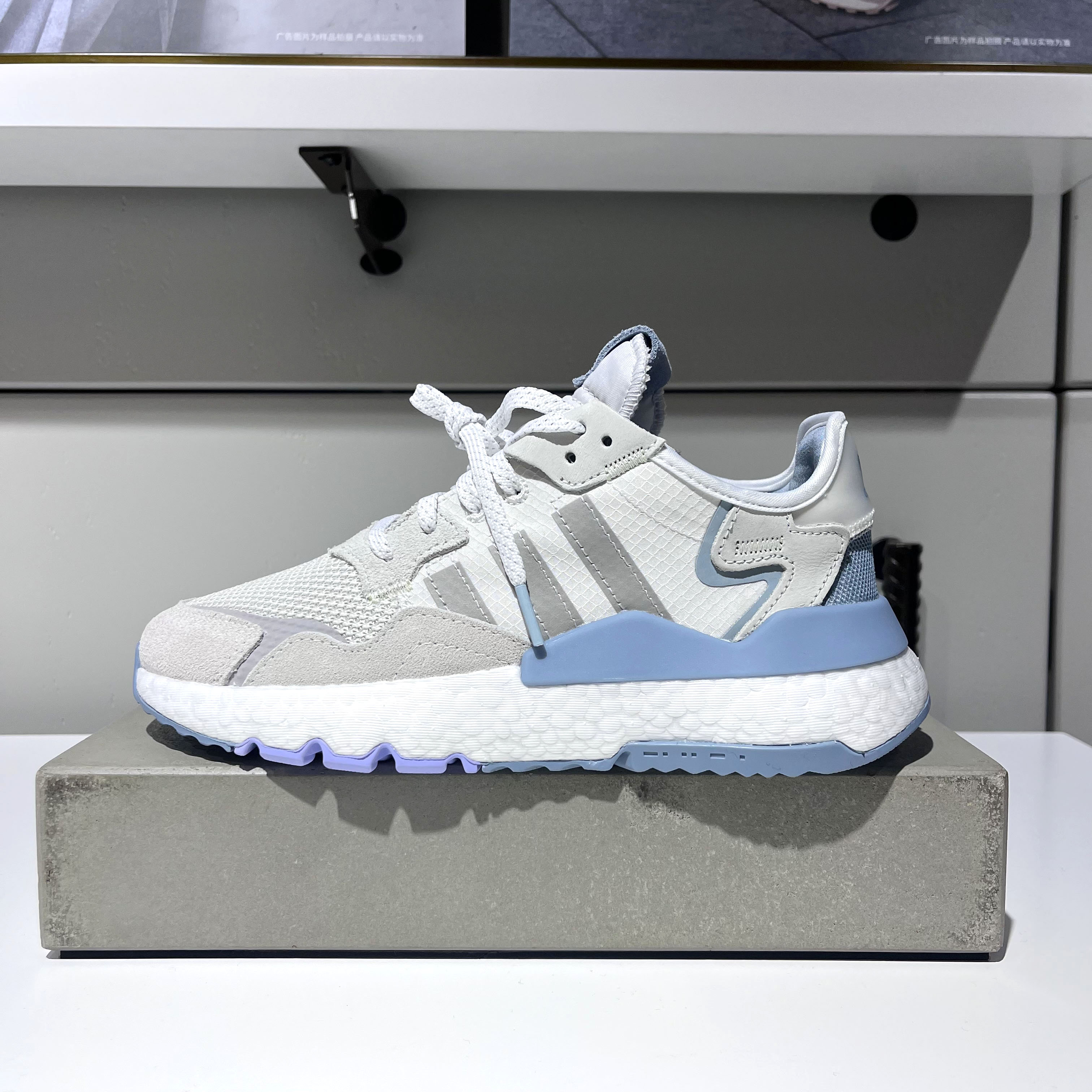 Adidas/阿迪达斯运动休闲女鞋