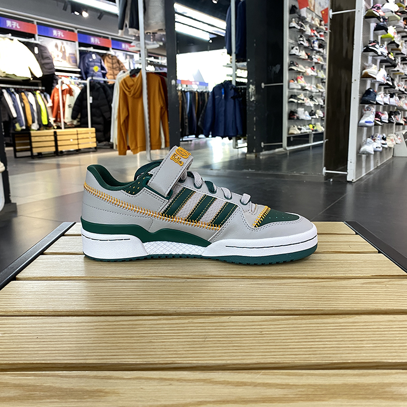 低帮运动鞋Adidas/阿迪达斯