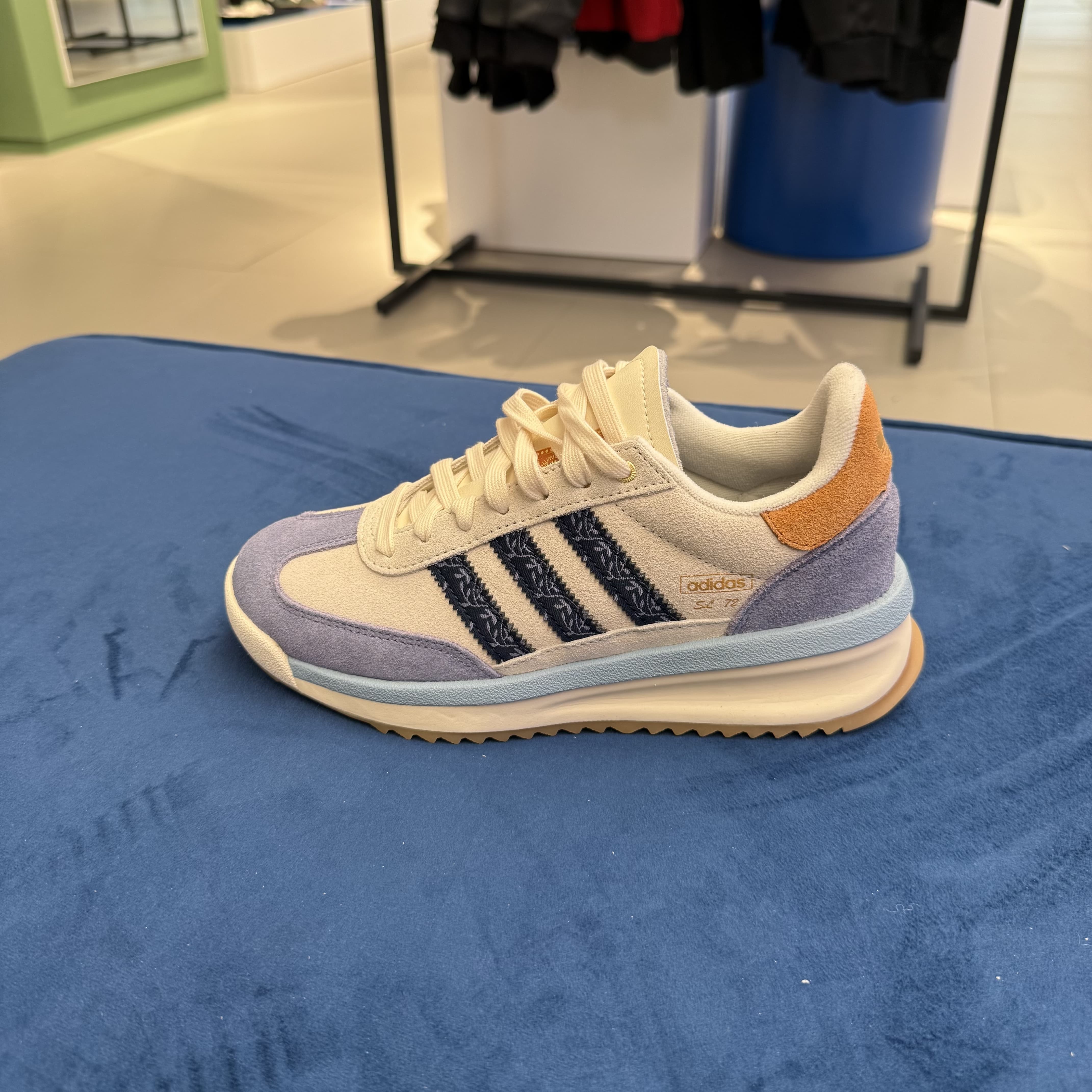 Adidas阿迪达斯三叶草男女春秋新款复古百搭休闲运动跑步鞋JQ0957