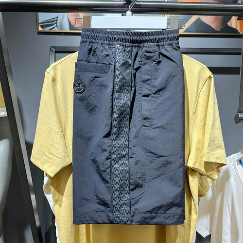 Adidas/阿迪达斯三叶草小飞象联名夏季男速干运动休闲短裤 IN1046