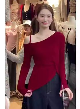 红色斜角露肩长袖针织衫女秋季内搭扭结收腰褶皱设计感上衣打底衫