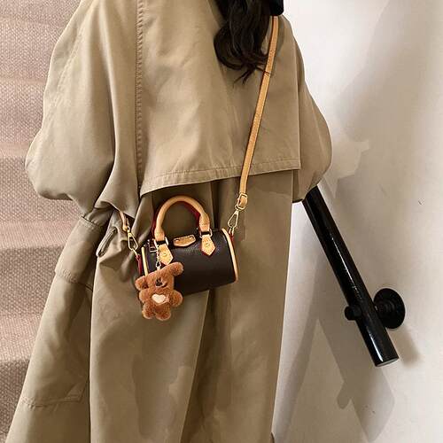 2025新款时尚百搭水桶包