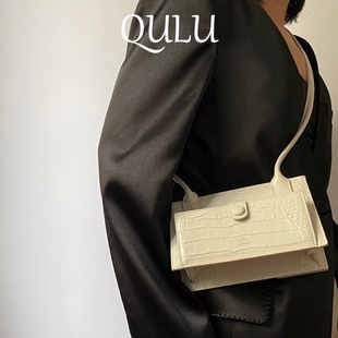 QULU小众设计轻奢鳄鱼纹头层牛皮复古小众设计斜挎包手提小方包