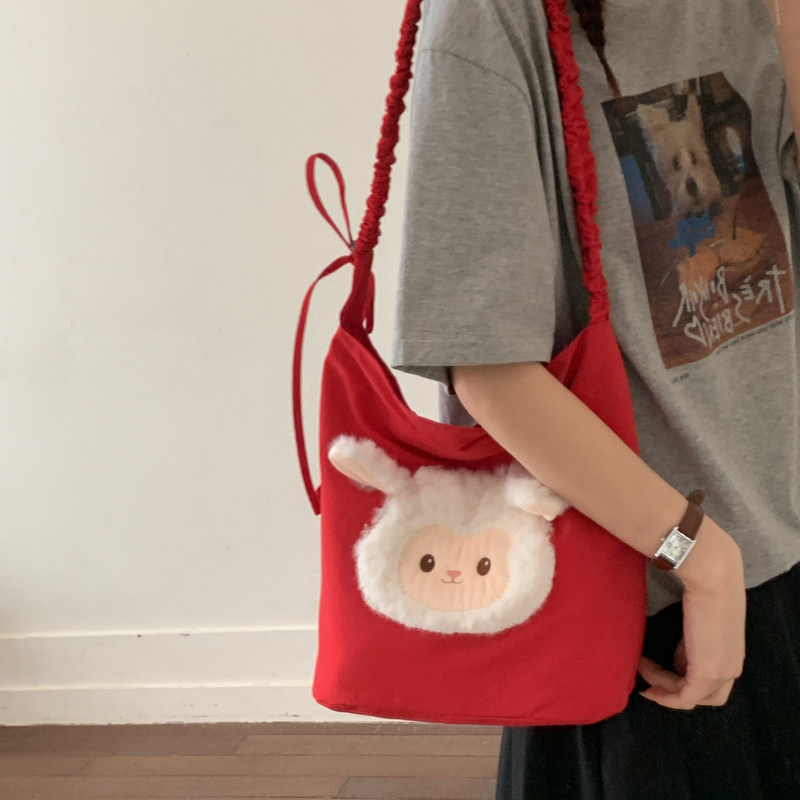 少女风可爱小羊卡通单肩包女2026新款小清新文艺斜挎包休闲托特包