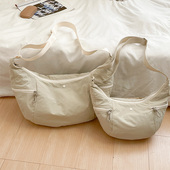 轻便简约牛角包包女2025新款 潮大容量松弛感单肩包运动健身斜挎包