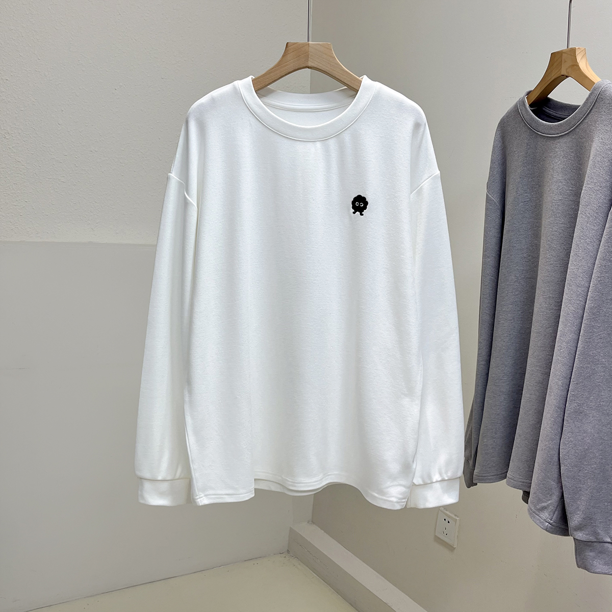 秋冬磨毛双面绒小白T圆领长袖宽松百搭保暖内搭上衣T恤打底衫女