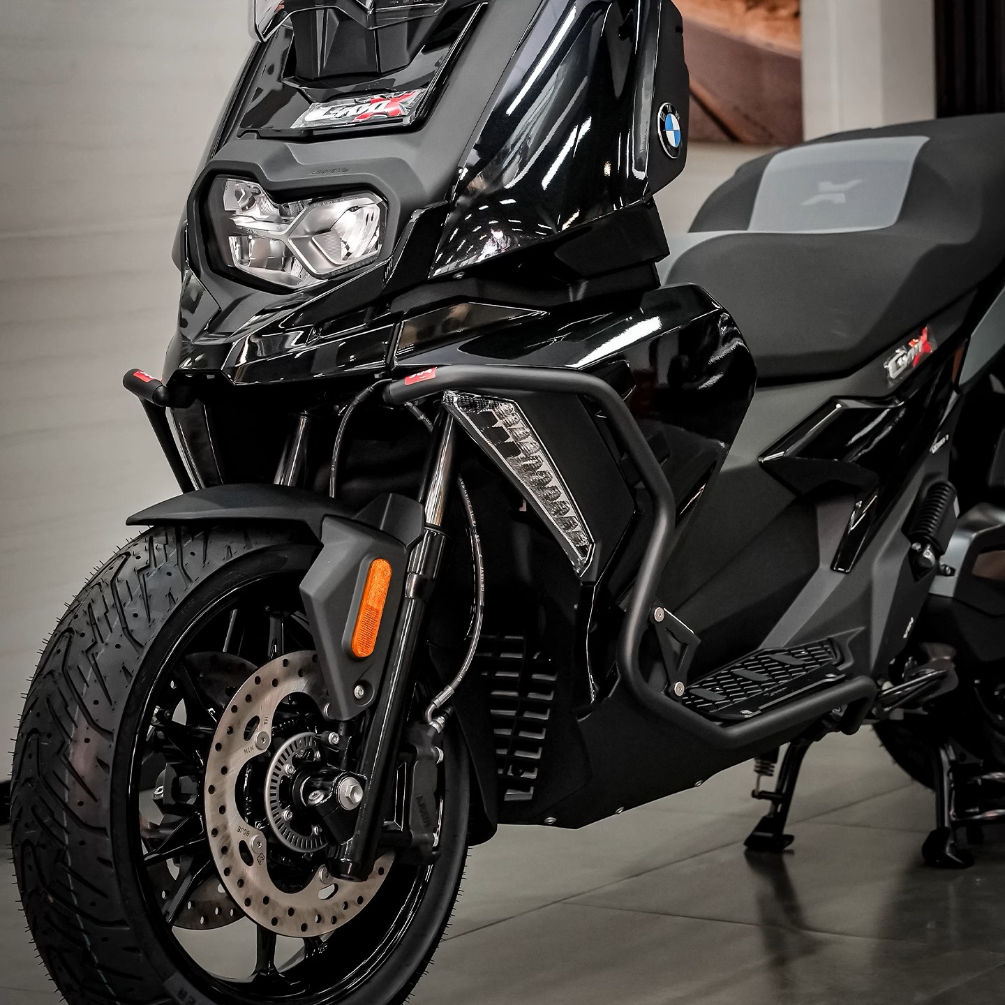 GSADV适用25款宝马C400X护杠保险杠金属脚踏不锈钢改装原厂配件