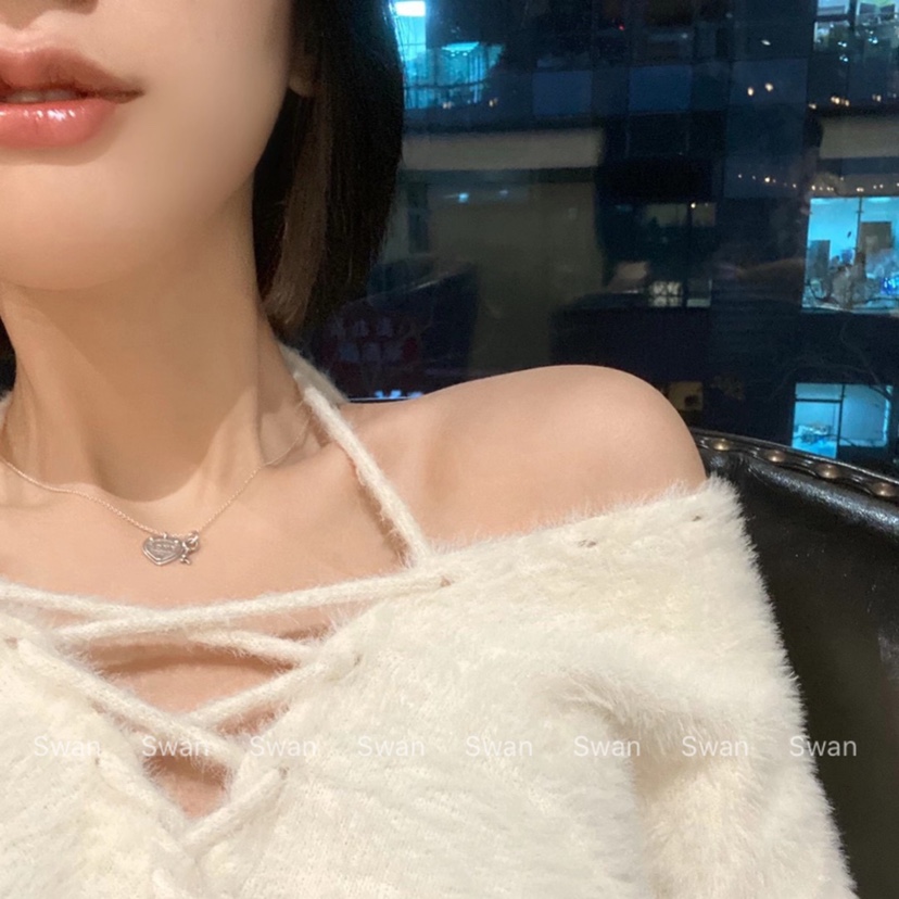 软糯海马毛露肩毛衣外穿性感上衣