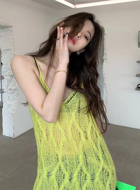 针织镂空连衣裙女早秋别致绿色辣妹海边度假裙子夏季沙滩吊带裙薄