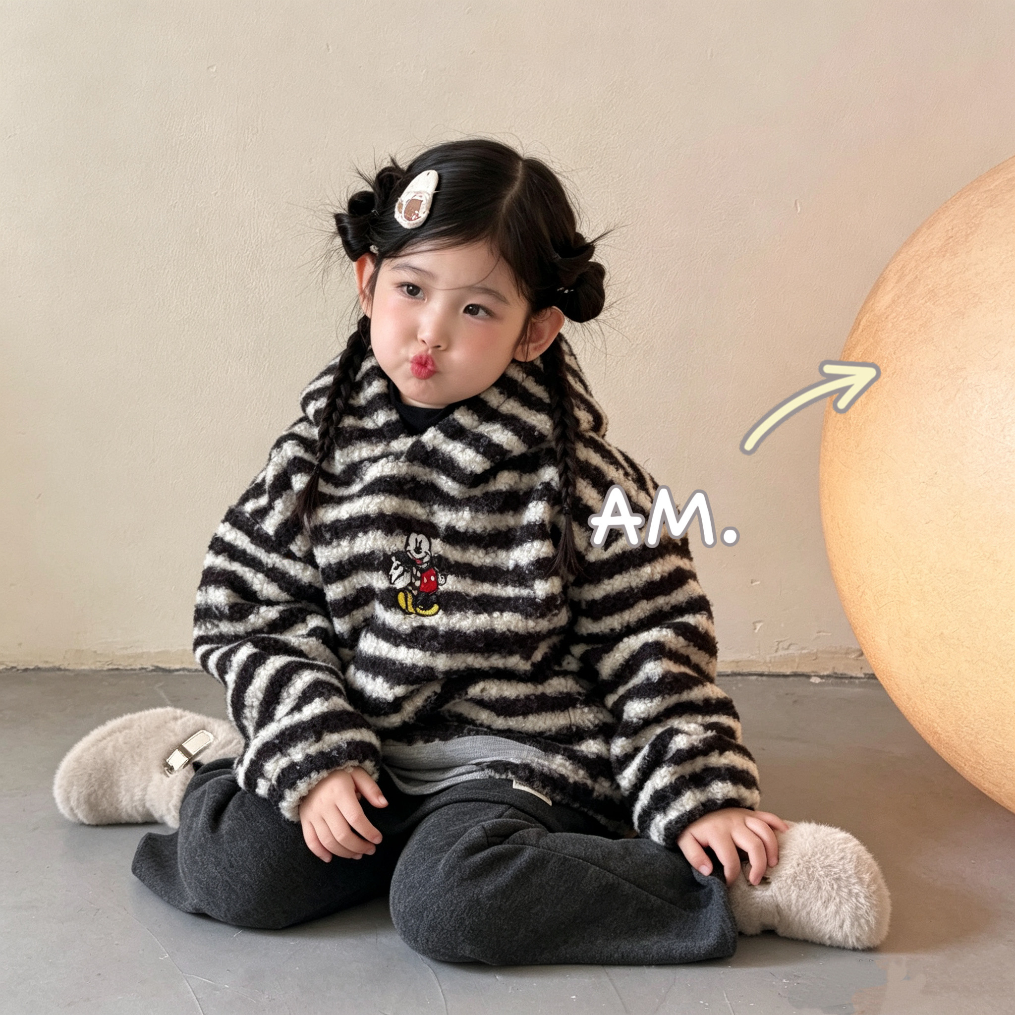 A.M 26冬~女童爱心米奇加厚加绒条纹连帽卫衣