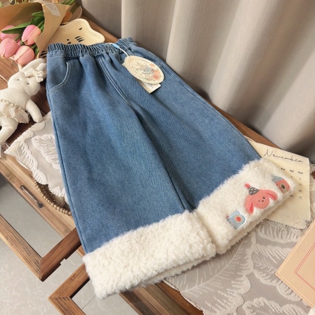 7seven 25冬 1313女童刺绣卡通毛毛边加绒牛仔裤直筒