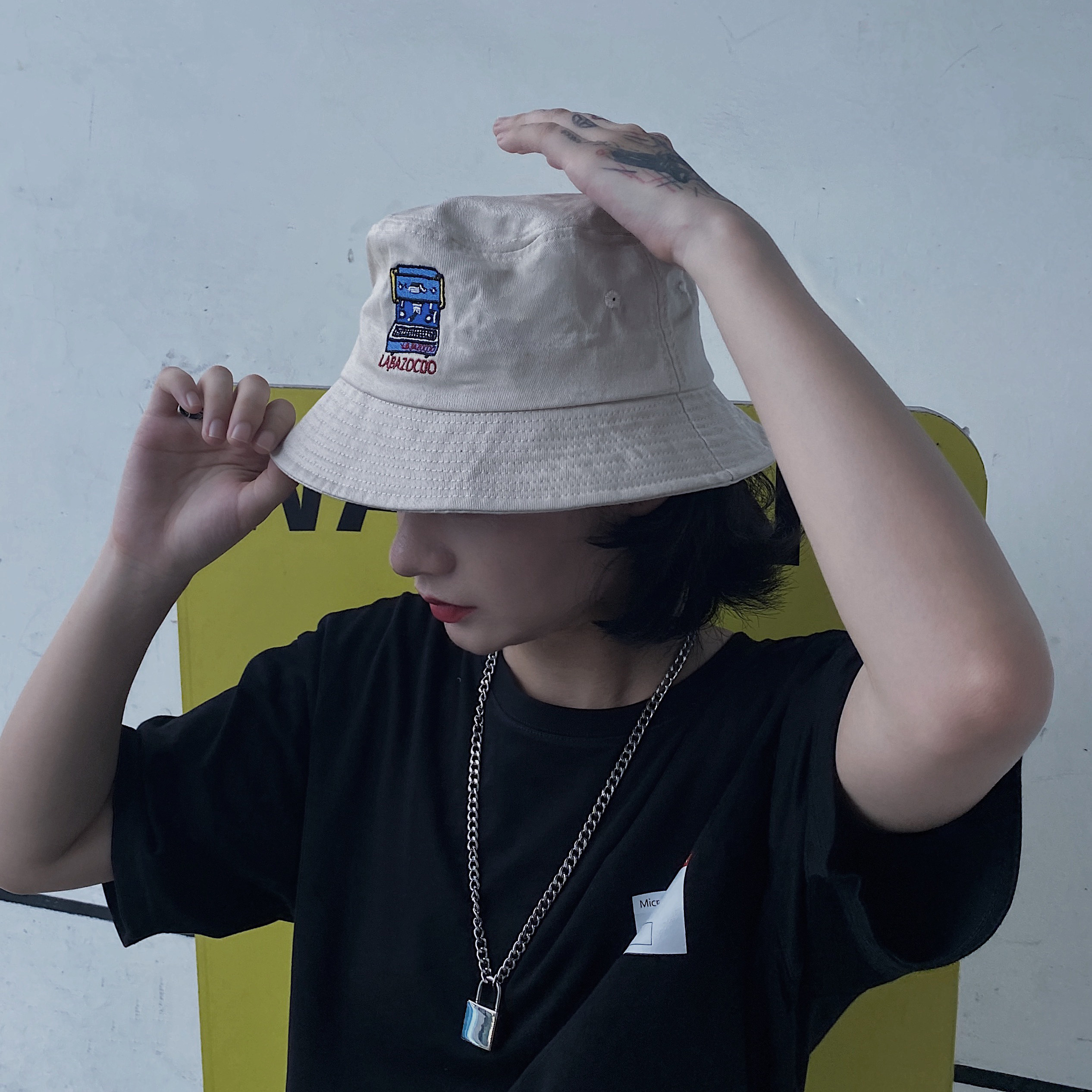 恶搞辣妈卡其色刺绣咖啡师渔夫帽