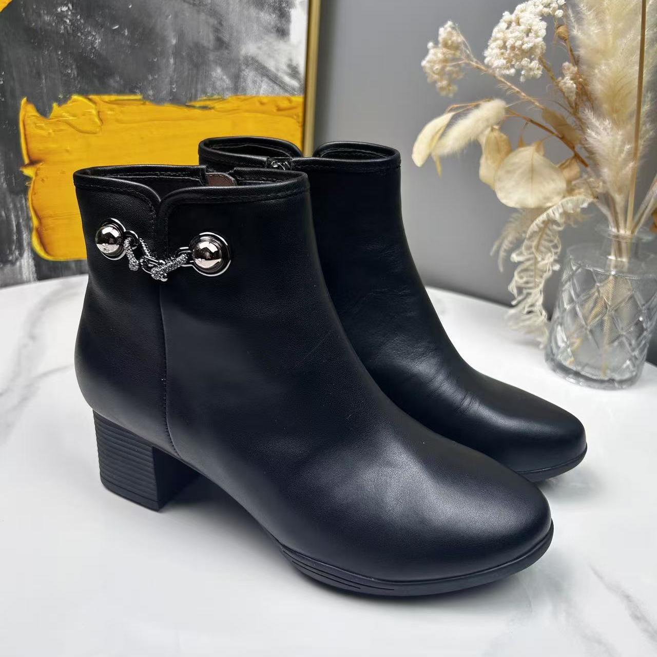 Qbu专柜正品黑色牛皮薄绒圆头粗跟短靴507A01 2/1