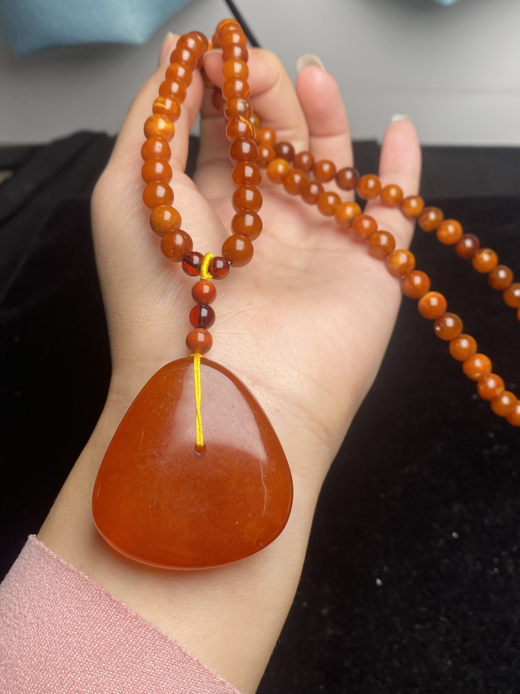 纯天然蜜蜡平安扣吊坠搭配天然蜜蜡项链7.6MM  颜色很美偏红 保真