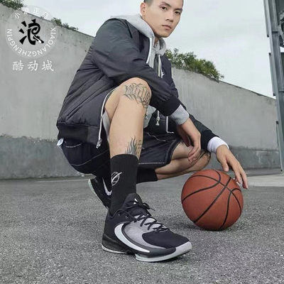 Nike/耐克字母哥缓震实战篮球鞋