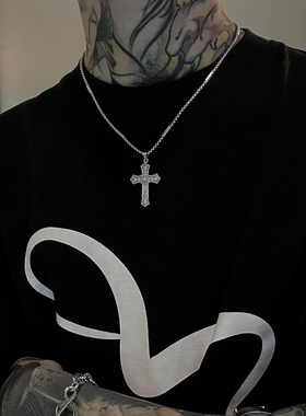 卡门 美式十字架项链男潮痞帅嘻哈小众设计高级感钛钢不掉色配饰