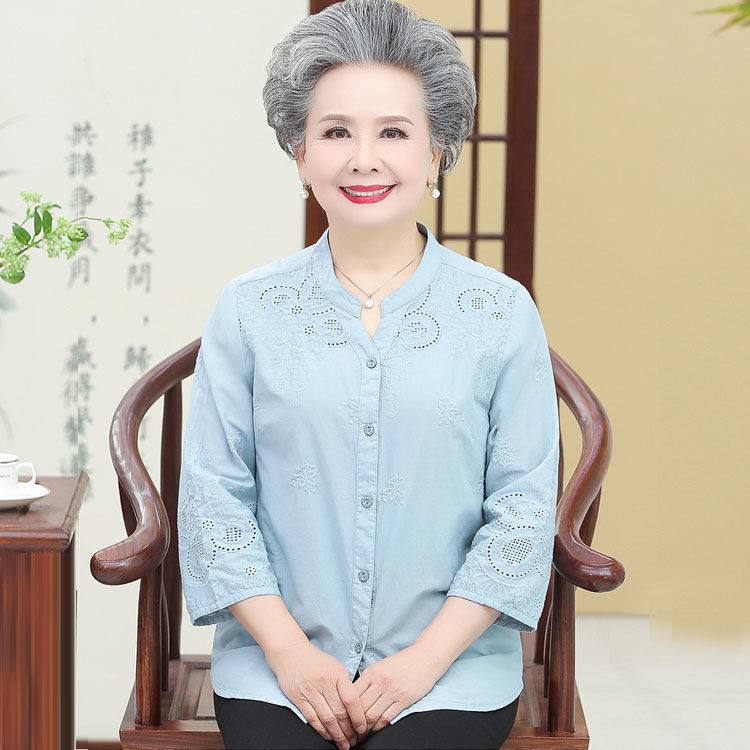 妈妈衬衫中老年女装镂空刺绣纯棉上衣服宽松七分袖老年人开衫素绣